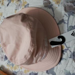 adidas Originals Women`s Essentials II Bucket Hat